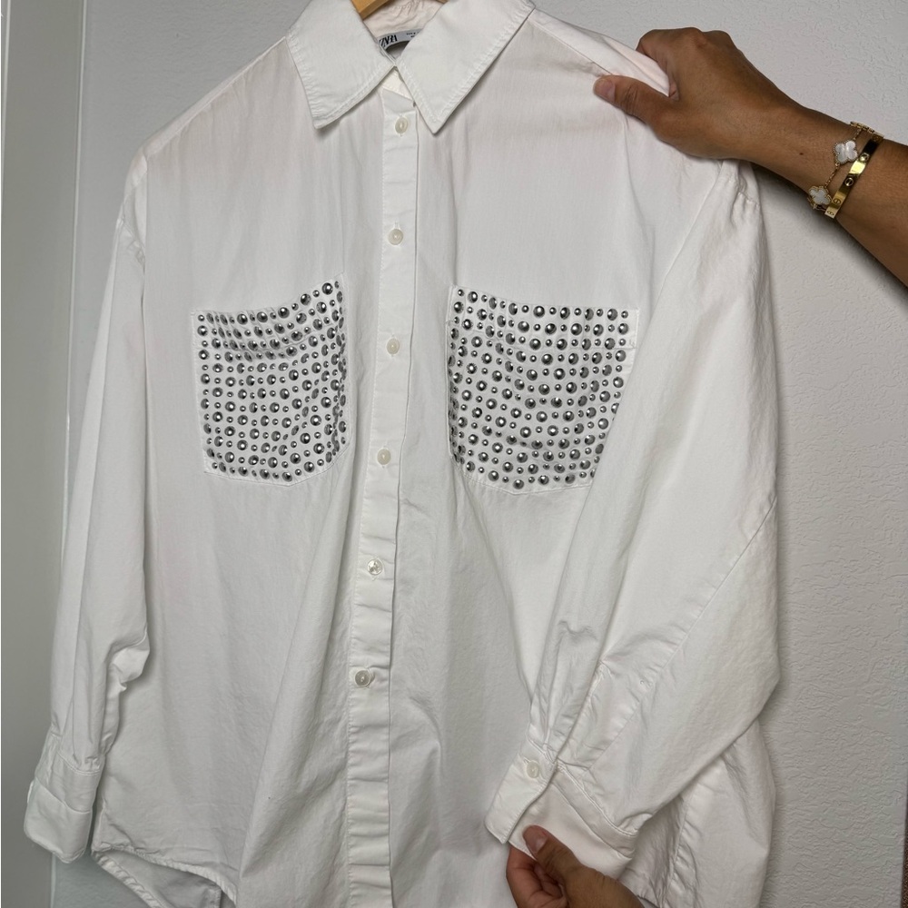 Zara White Button-Up Shirt with Embellished Pockets
